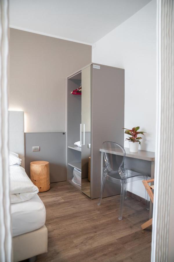 Hotel Rolly Riva Zewnętrze zdjęcie