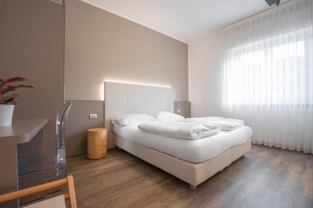 Hotel Rolly Riva Zewnętrze zdjęcie