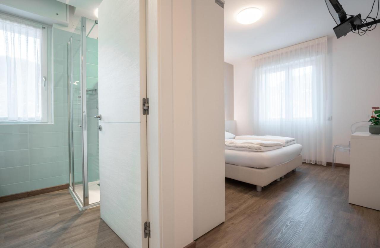 Hotel Rolly Riva Zewnętrze zdjęcie
