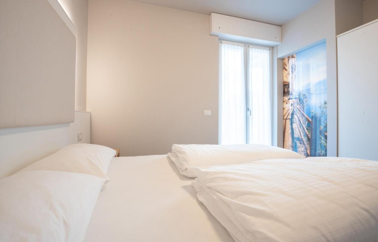 Hotel Rolly Riva Zewnętrze zdjęcie