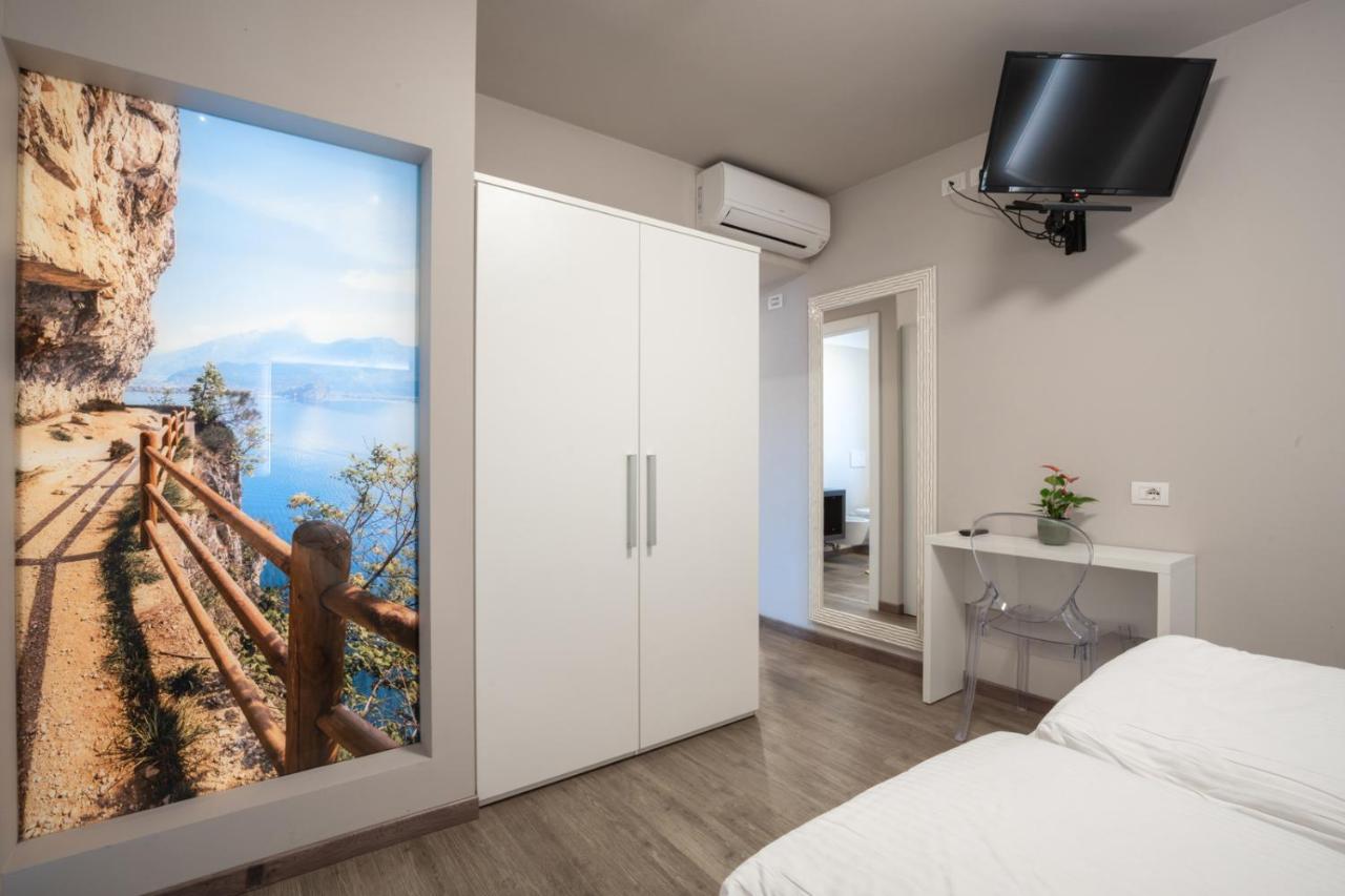 Hotel Rolly Riva Zewnętrze zdjęcie