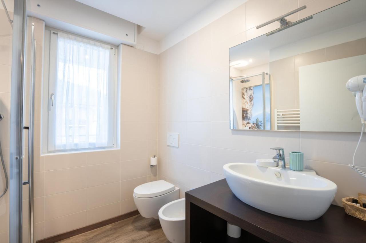 Hotel Rolly Riva Zewnętrze zdjęcie