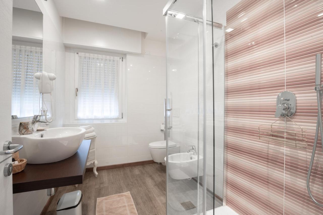 Hotel Rolly Riva Zewnętrze zdjęcie