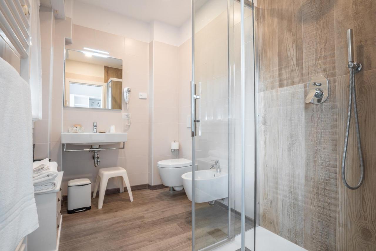 Hotel Rolly Riva Zewnętrze zdjęcie